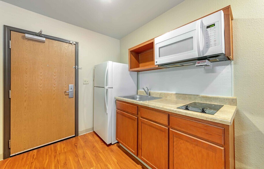 Building Photo - Furnished Studio-Fort Lauderdale - Airport - West