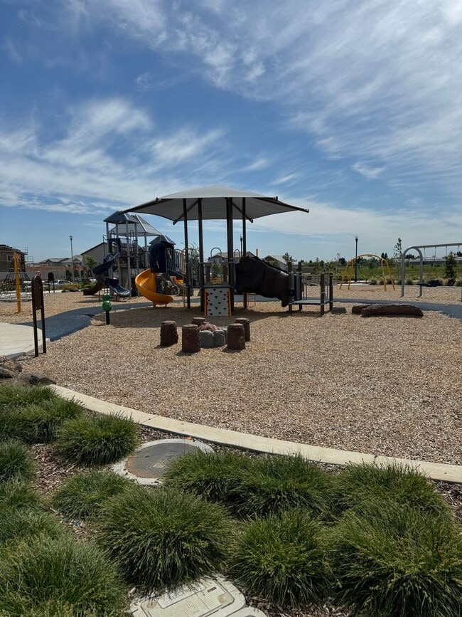 Building Photo - FOUR-FIVE/OFFICE BEDROOM THREE BATHROOM SE...