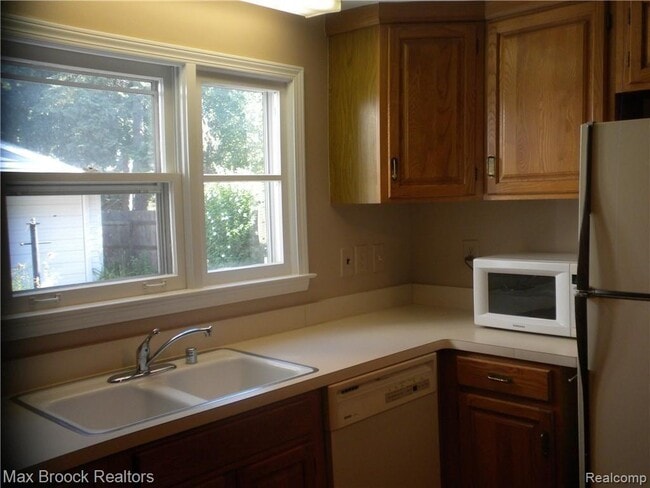 Building Photo - 1711 Villa Rd