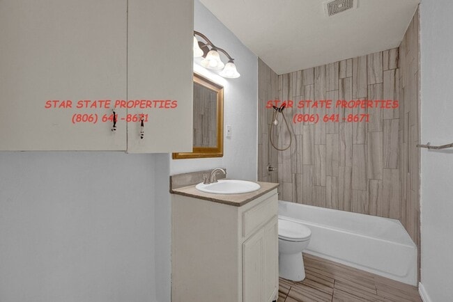 Building Photo - Beautiful 3 bed across from school