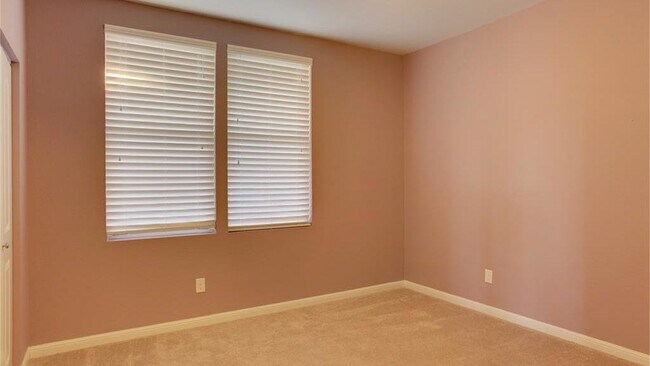Building Photo - 1653 Arbor Knot Dr