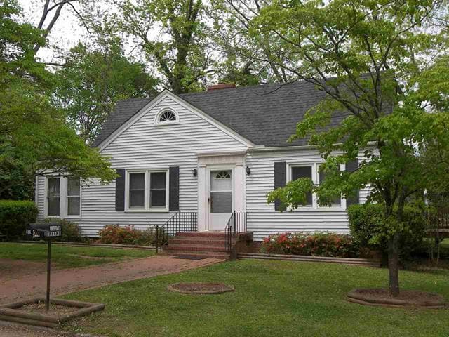 Primary Photo - 302 E Greene St