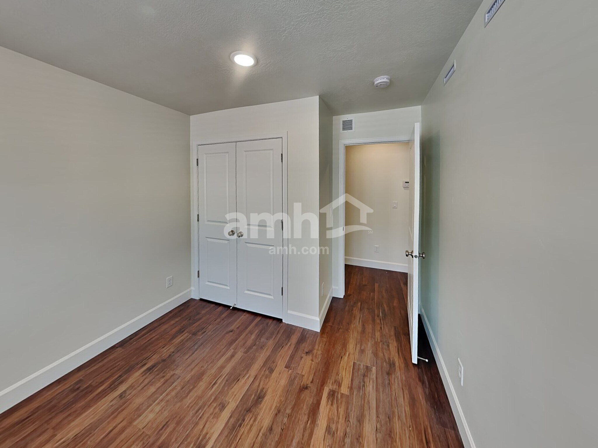 Building Photo - 11091 S Blue Bayou Dr