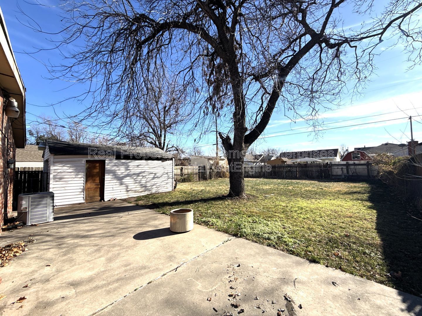 Building Photo - 1800 SW 15th St