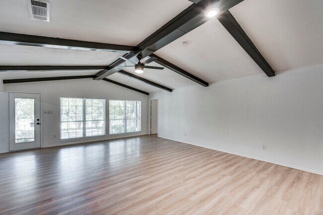 Building Photo - 3403 Sheffield Dr