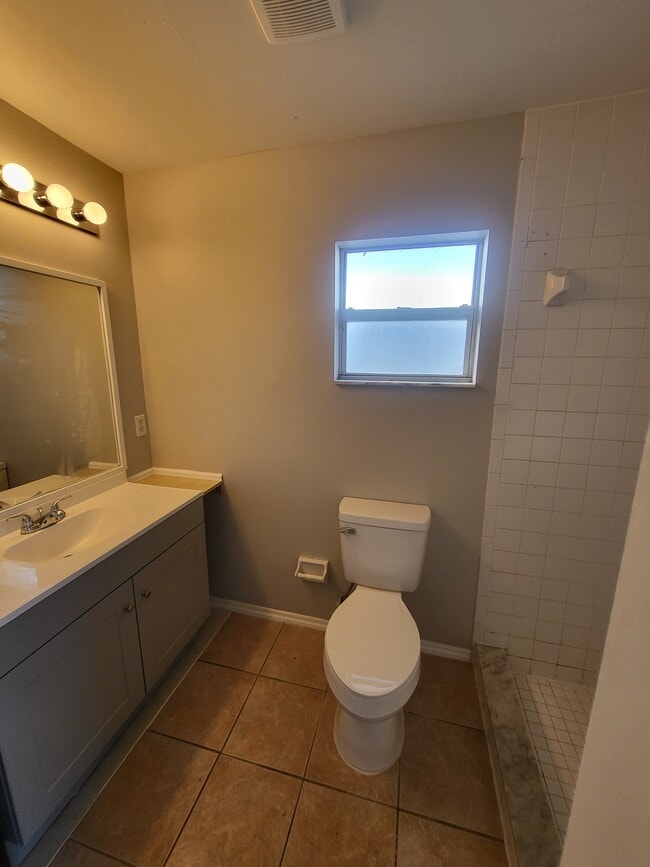 Building Photo - 3125 Blount St