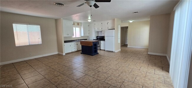 Building Photo - 315 Arnold St