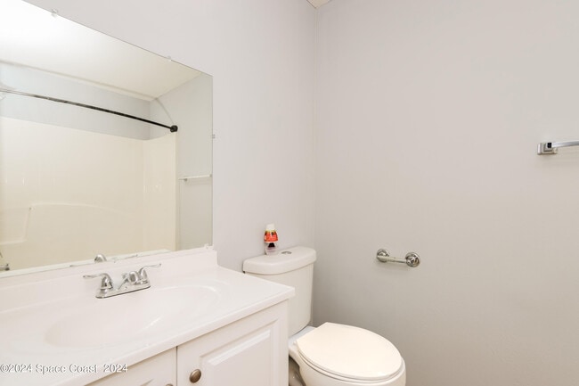 Building Photo - 3042 Tazewell Ave SE