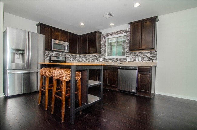 Building Photo - 15335 Hope Shadow Ct
