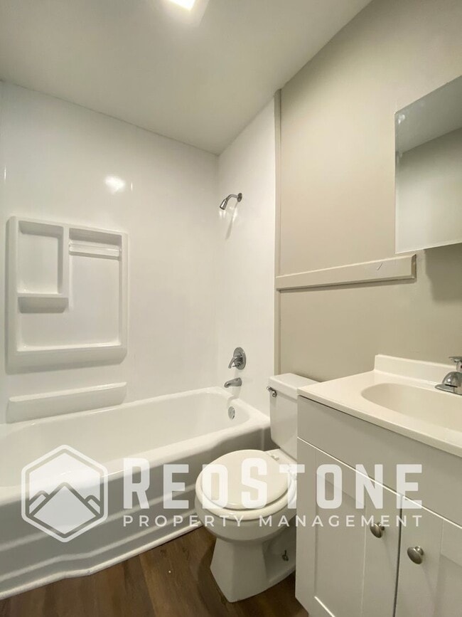 Building Photo - 148 Hunter Ave