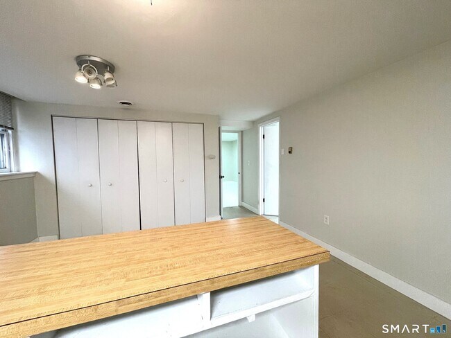 Building Photo - 37 Wooster Pl