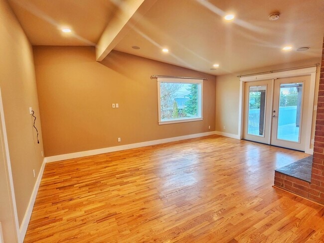 Building Photo - Beautiful 4 Bed 3 Bath Spacious Home in Renton