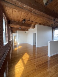 Building Photo - 85 Harding St