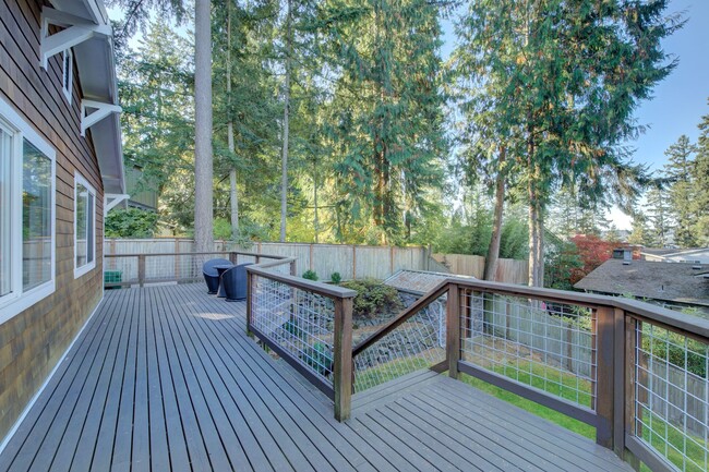 Building Photo - 3Bd/2.75Ba Sammamish Home