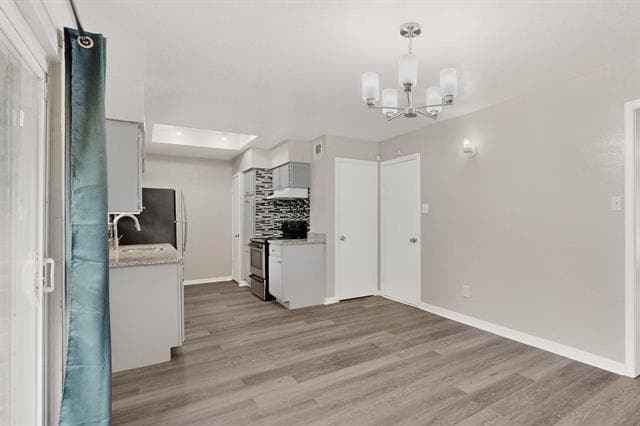 Building Photo - 524 Longridge Dr