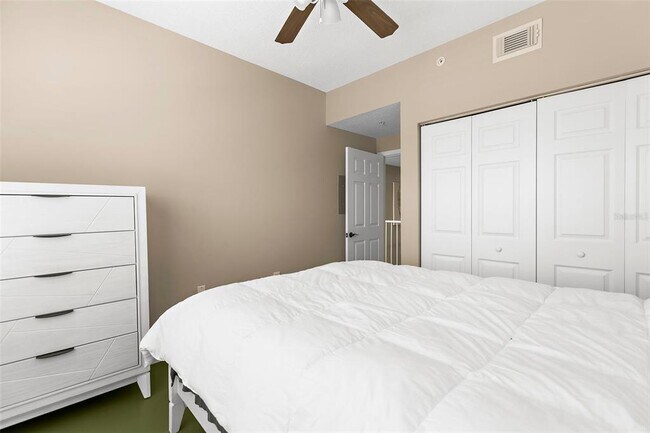 Building Photo - 5601 Bentgrass Dr