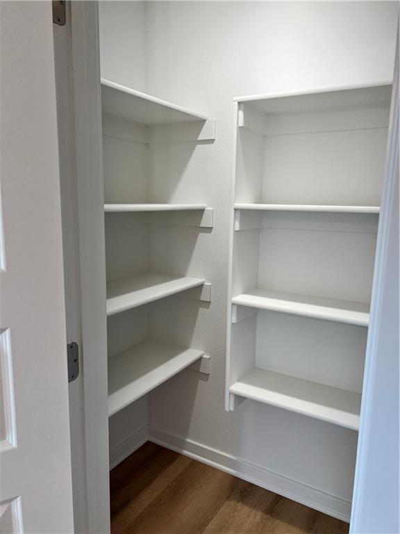 Building Photo - 554 N Cresswell Dr