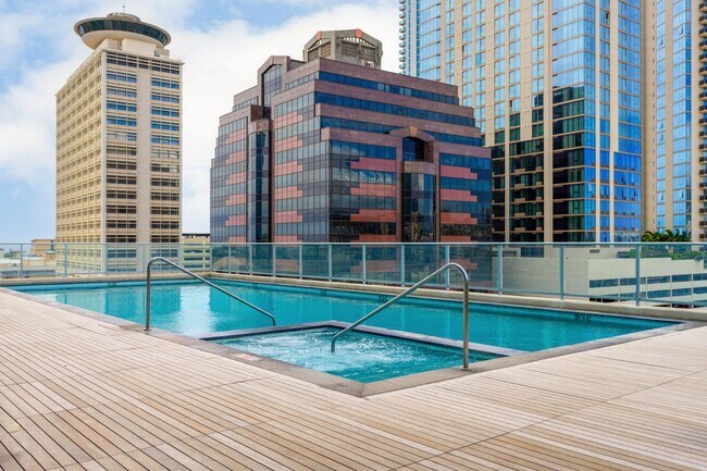 Building Photo - 629 Keeaumoku Street - Azure Ala Moana #1303
