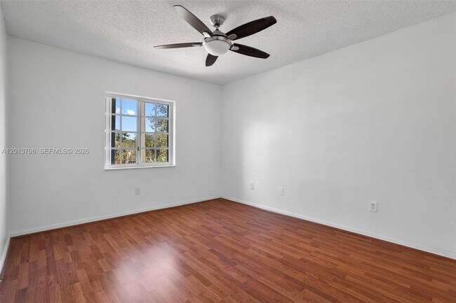 Building Photo - 192 SW 204th Ave
