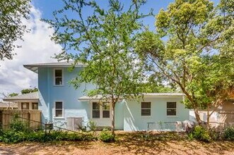 Building Photo - Renovated 4 bedroom, historic home close to downtown!