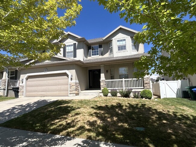 Building Photo - 7497 Valley Maple Dr