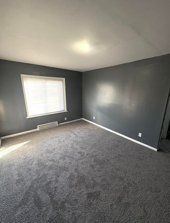 Building Photo - 15714 Novara St