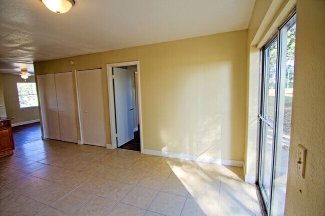 Building Photo - 2418 Mary Jewett Cir