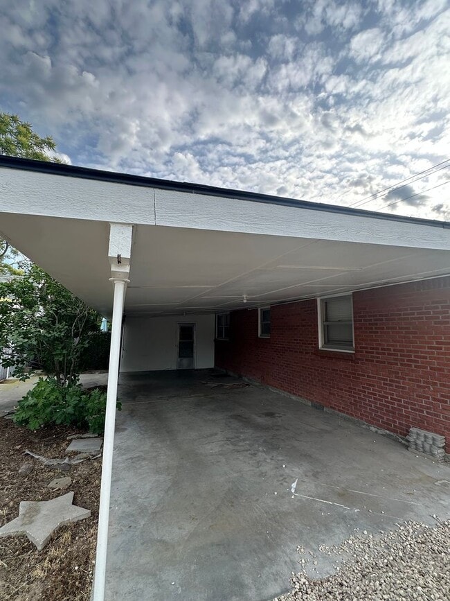 Building Photo - Great location in Meridian for this 3 bedroom 2 bath home.