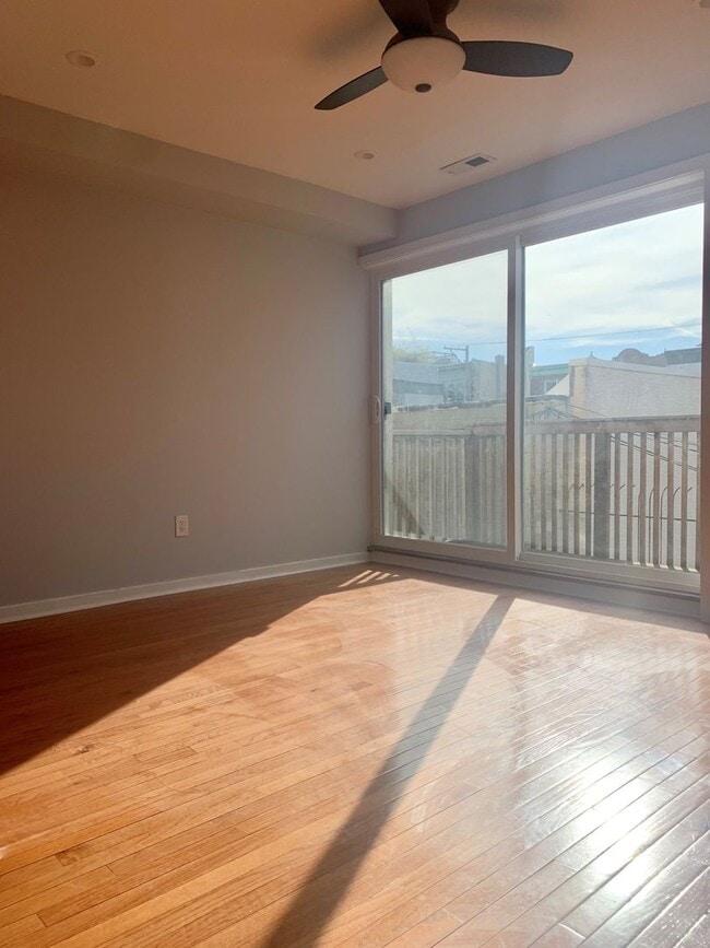 Building Photo - Amazing 2-Bedroom Townhouse Located in Bella Vista! Available mid-July!
