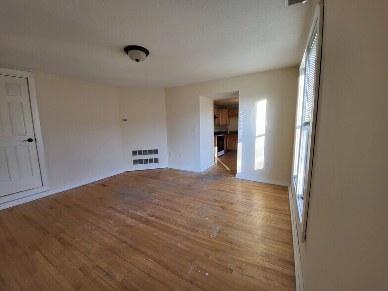 Building Photo - 3311 Pleasant Ave
