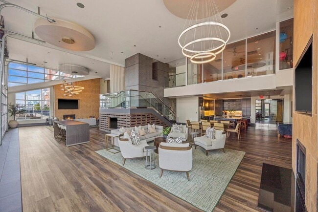 Building Photo - 600 12th Ave S