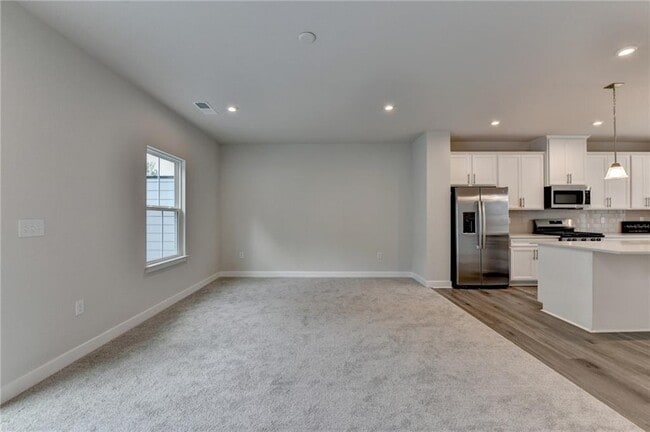 Building Photo - 953 Woods Chapel Rd