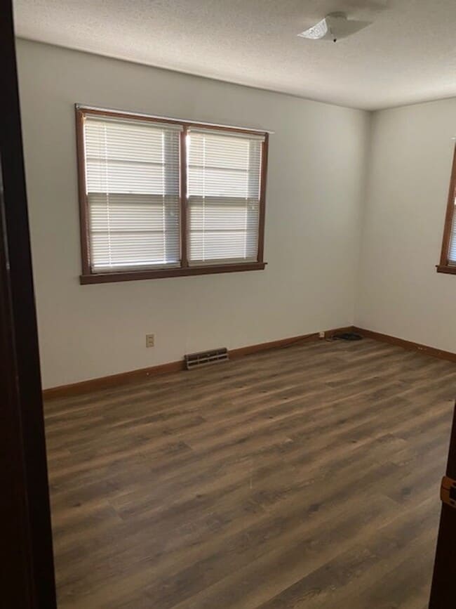 Building Photo - 305 N Delaware Ave
