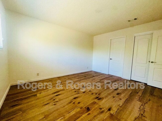 Building Photo - 2663 Westberry Dr