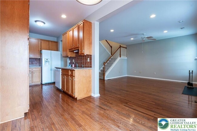 Building Photo - 11 Cobblestone Dr