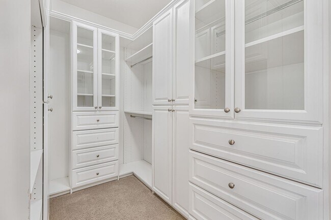 Building Photo - Charming 4BR/4BA Single-Family Home in Sou...