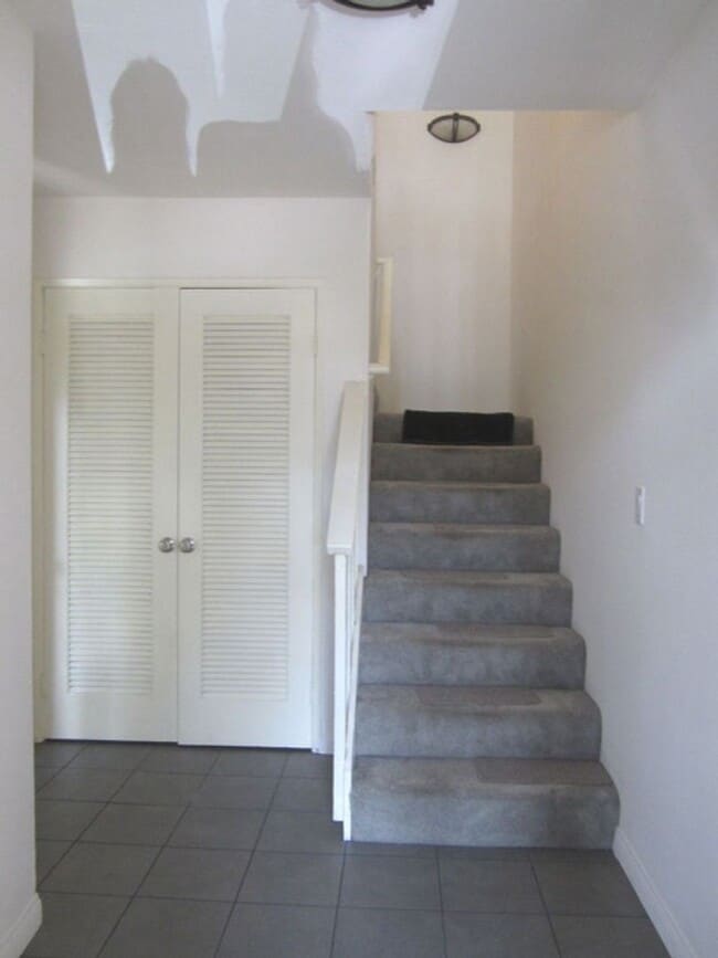 Building Photo - La Mesa "Near SDSU" Spacious 2BR/2BA Condo...