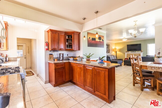 Building Photo - 6445 Tujunga Ave