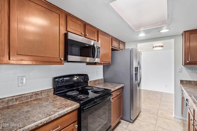 Building Photo - 3929 S Pine St