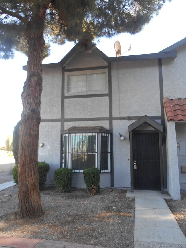 Building Photo - 898 Rhinegold Way