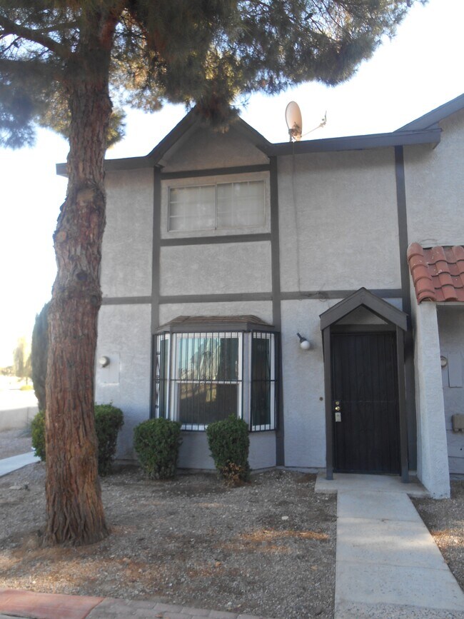 Primary Photo - 898 Rhinegold Way