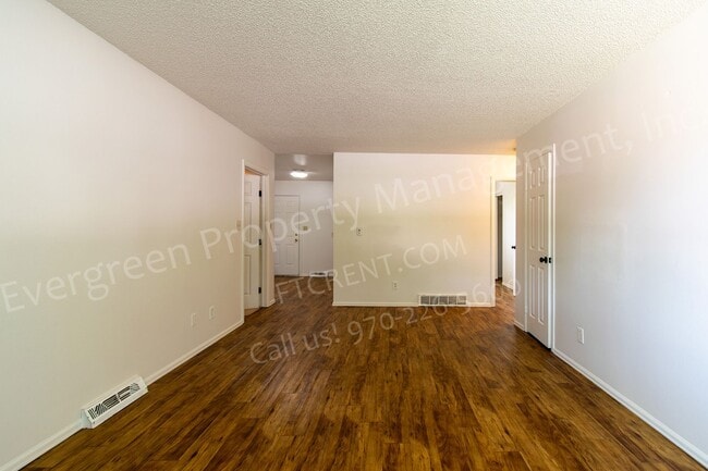 Building Photo - 2439 Clearview Ave