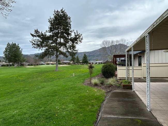 Building Photo - Charming 3bd/2ba Golf Course in Oakmont!