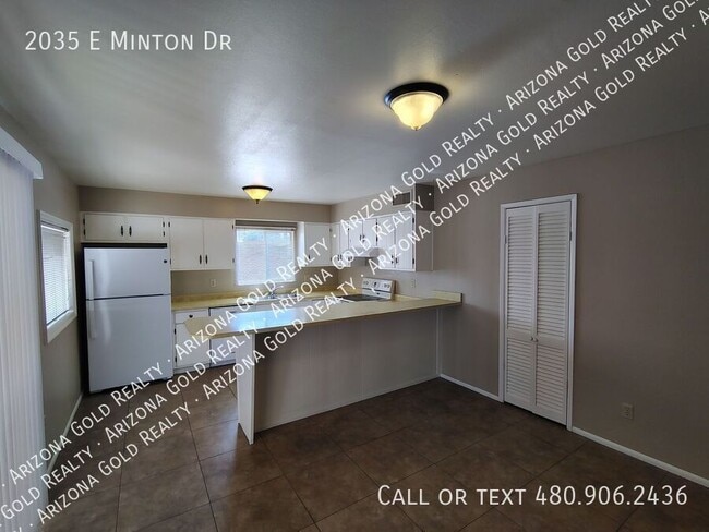 Building Photo - 2035 E Minton Dr