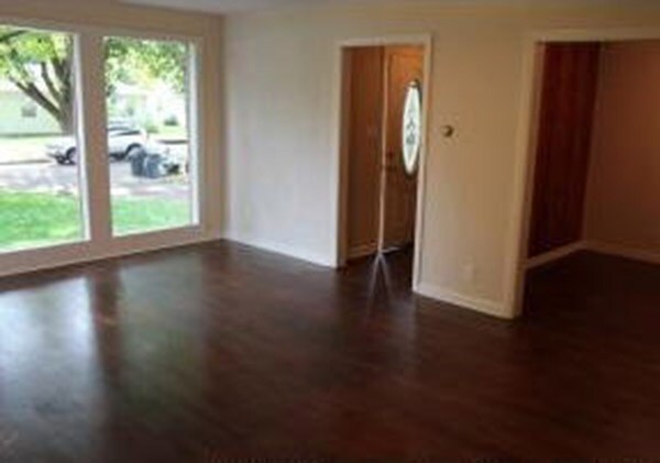 Building Photo - 1011 N Busey Ave