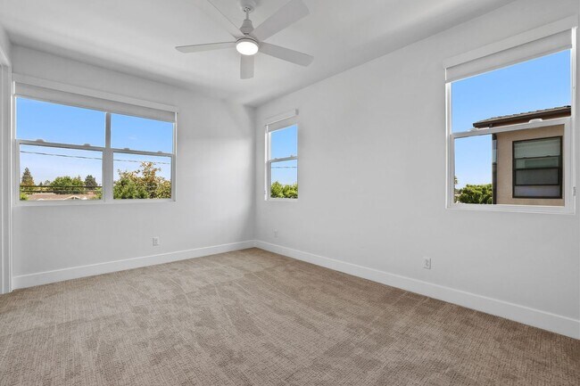 Building Photo - 1650 Murano Pl