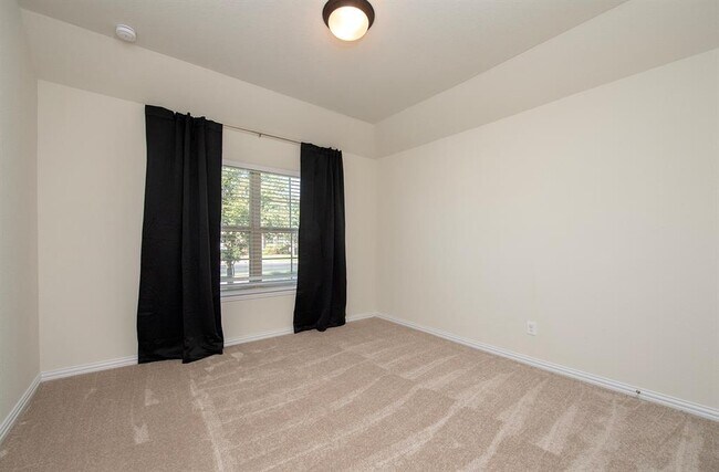 Building Photo - 221 Belford St