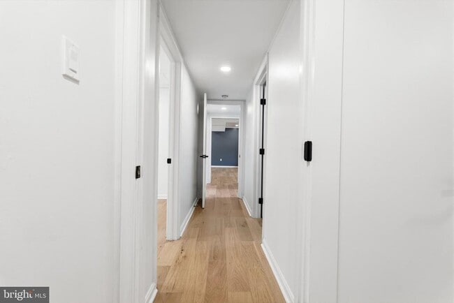 Building Photo - 203 Audreys Ct SE
