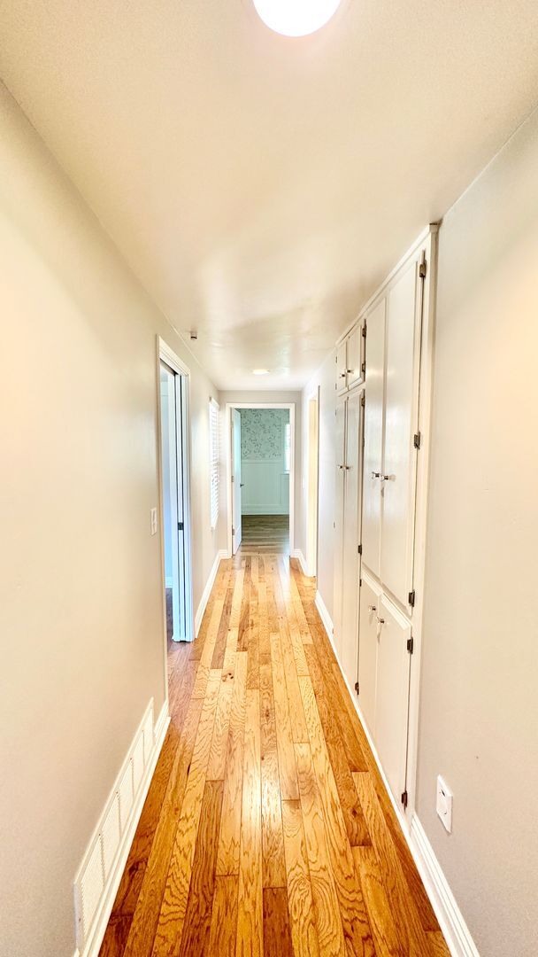 Building Photo - Lovely, Open Floor Plan, Single Story Located in the Desirable Live Oak Estates of Fallbrook!