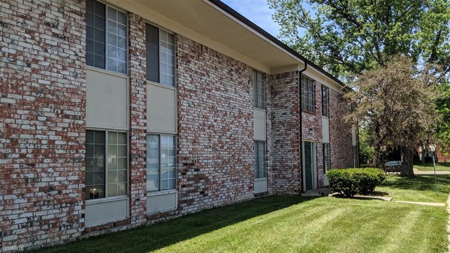 Building Photo - 7455 Rockleigh Ave